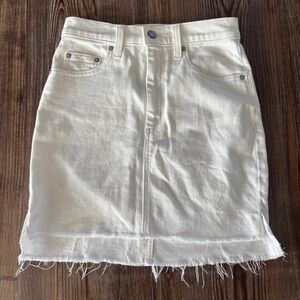 Wilfred Free Off-White Denim Mini Skirt Raw Hem Size 2